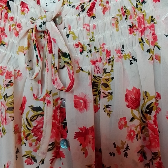 Midnight Sky sheer floral print tank with ruffle layer sleeves medium - Picture 4 of 5